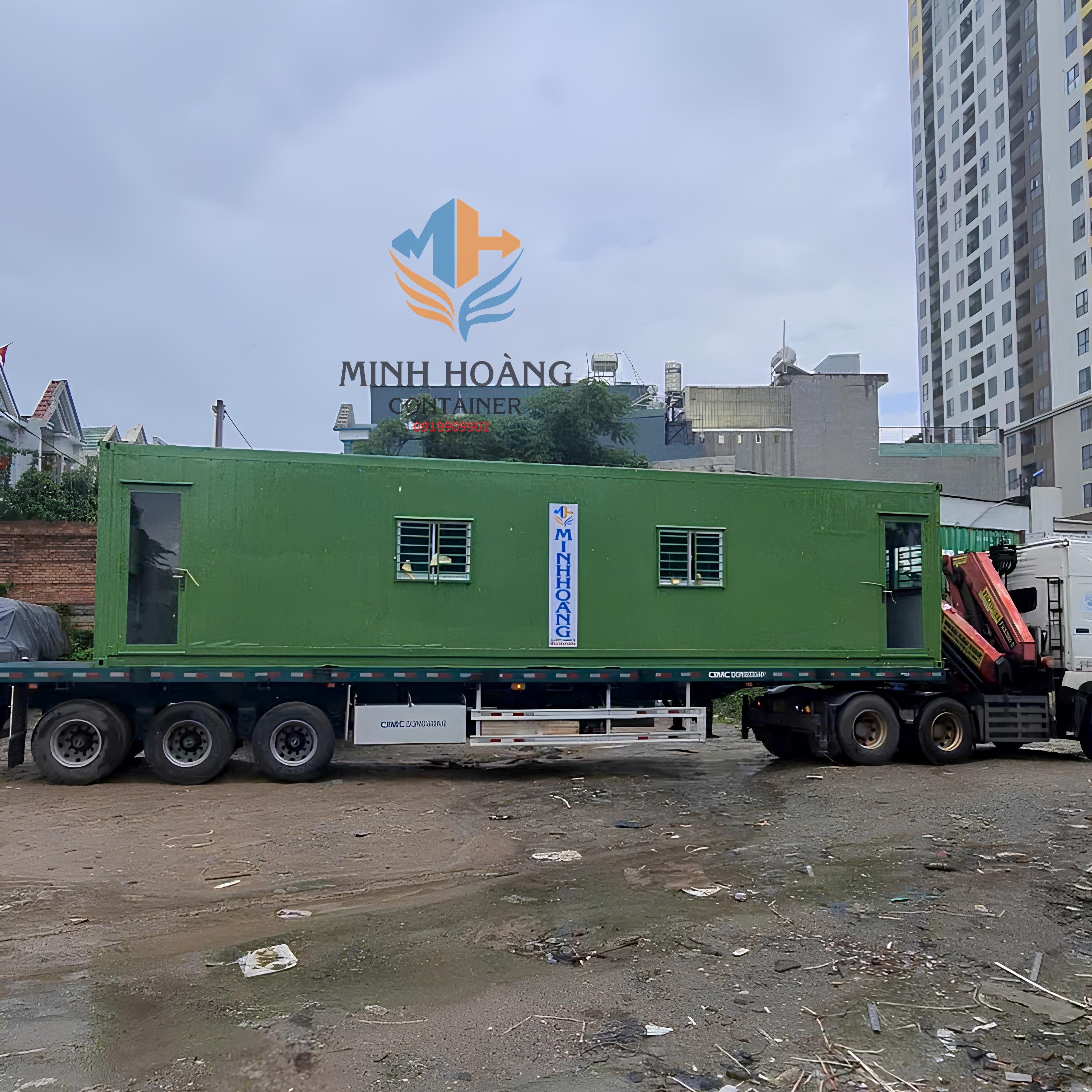 Bộ đôi container văn phòng 40 feet màu xanh lá kèm máy lạnh, điện, đèn đầy đủ tiện nghi option chia hai phòng đến với khách Sài Gòn [Mẫu thứ nhất]